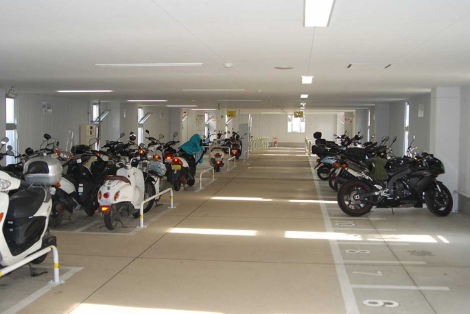 埼玉県・鴻巣駅東口自転車駐車場に自動二輪車用を設置。