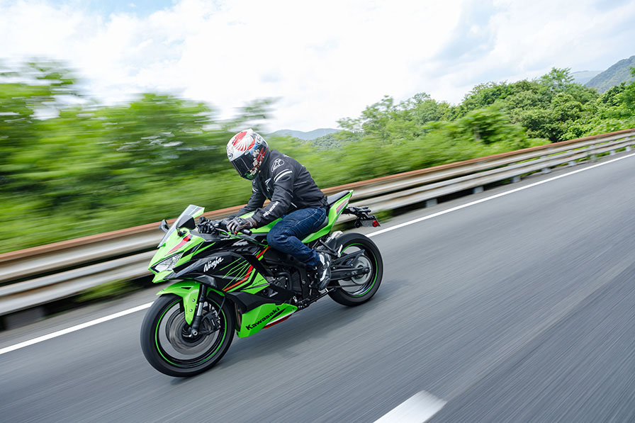 #NINJA ZX-4RR KRT EDITION