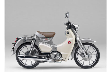 スーパーカブC125 プレミアムシルバーメタリック